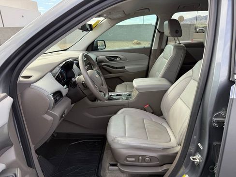 Used 2018 Chevrolet Traverse LT image 11