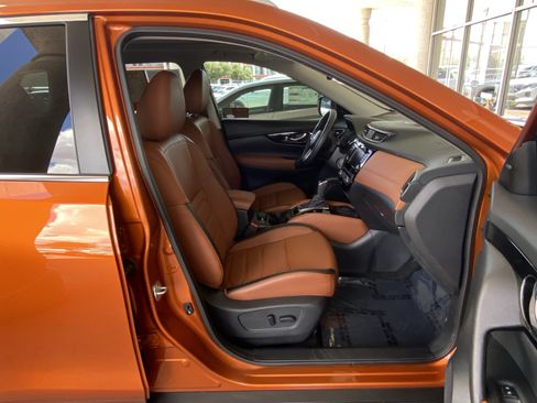 Used 2019 Nissan Rogue SL w/ Premium Package AWD/4WD image 41