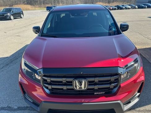 Used 2025 Honda Ridgeline Sport image 3