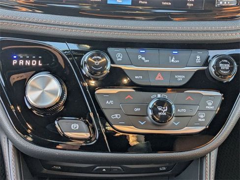 New 2026 Chrysler Pacifica Pinnacle image 21