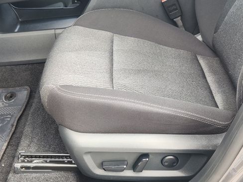 Used 2025 Nissan Rogue SV AWD/4WD image 24