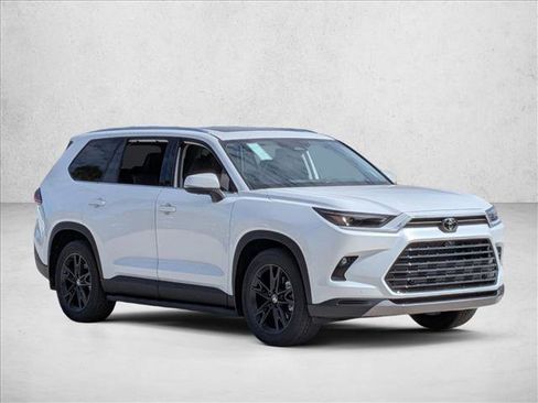 New 2026 Toyota Grand Highlander Platinum image 7