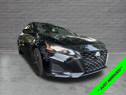 Certified 2024 Nissan Altima 2.5 SR w/ SR Premium Package FWD image 1