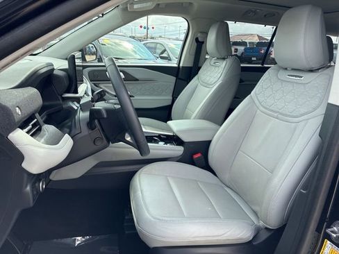 Used 2025 Ford Explorer Platinum w/ Ultimate Package image 18