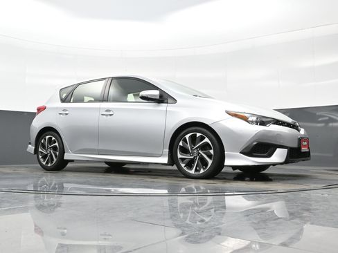 Used 2018 Toyota Corolla iM w/ All-Weather Mat Package image 29