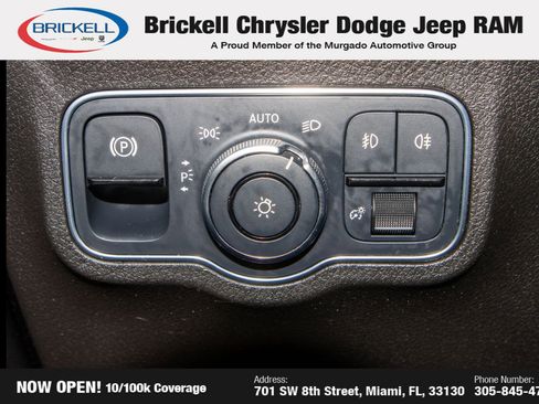 Used 2021 Mercedes-Benz GLB 250 4MATIC w/ Premium Package image 27