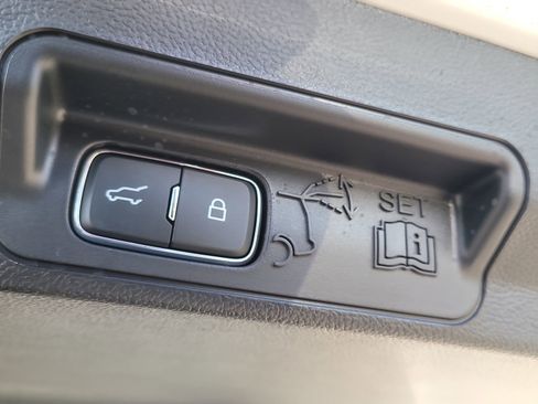 Certified 2025 Ford Explorer Active image 8