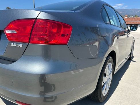 Used 2012 Volkswagen Jetta SE image 16