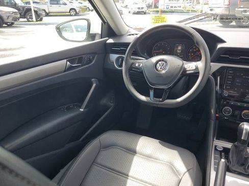 Used 2021 Volkswagen Passat 2.0T SE image 13