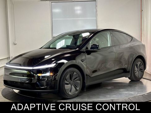 Used 2026 Tesla Model Y AWD image 4