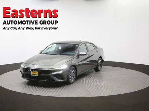 Used 2024 Hyundai Elantra SEL FWD image 53