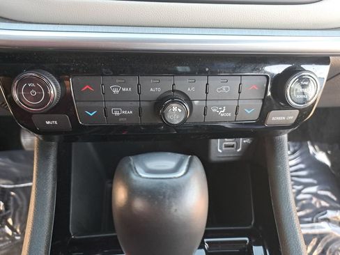 Certified 2025 Jeep Compass Limited AWD/4WD image 22