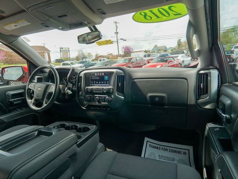 Used 2018 Chevrolet Silverado 1500 LT w/ LT Fleet Convenience Package AWD/4WD image 14