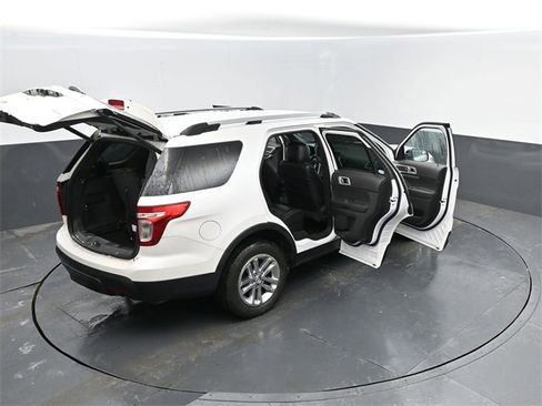 Used 2012 Ford Explorer XLT image 29