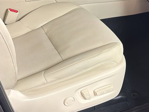 Certified 2023 Lexus GX 460 Premium w/ Premium Package image 11