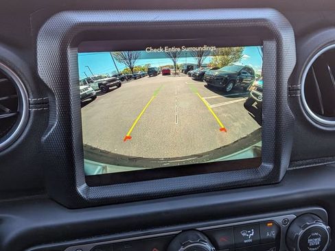 Used 2023 Jeep Wrangler Unlimited Sahara w/ Cold Weather Group AWD/4WD image 23