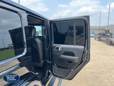Used 2022 Jeep Wrangler Unlimited Sahara w/ LED Lighting Group AWD/4WD image 26