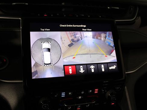 Used 2023 Jeep Grand Cherokee 30th Anniversary image 31