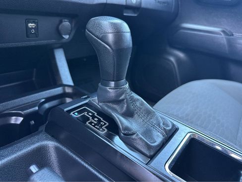 Used 2019 Toyota Tacoma SR image 27