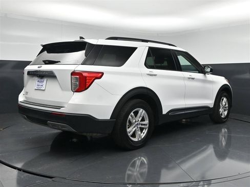 Used 2021 Ford Explorer XLT w/ Equipment Group 202A RWD image 6