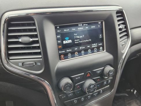 Used 2021 Jeep Grand Cherokee Laredo image 7