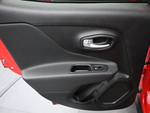 Used 2023 Jeep Renegade Trailhawk AWD/4WD image 16