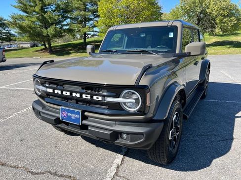 Used 2025 Ford Bronco Outer Banks AWD/4WD image 5