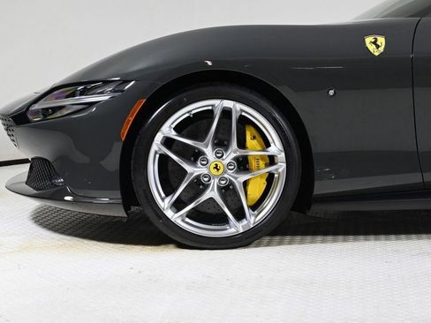 Certified 2025 Ferrari Roma Spider RWD image 31