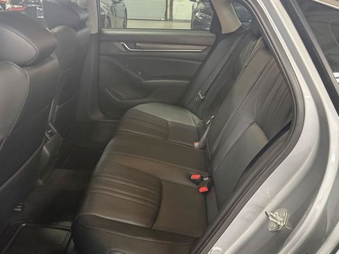 Used 2018 Honda Accord Touring image 22