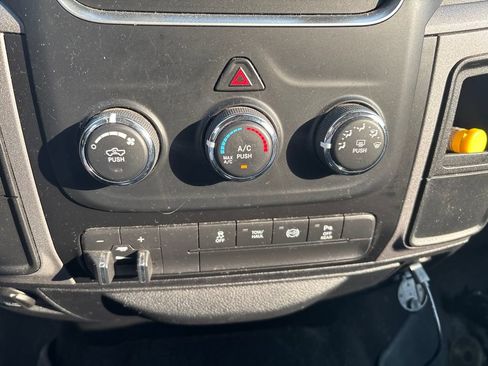 Used 2017 RAM 2500 Tradesman w/ Chrome Appearance Group RWD image 12