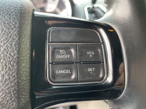 Used 2019 Dodge Grand Caravan SXT image 25