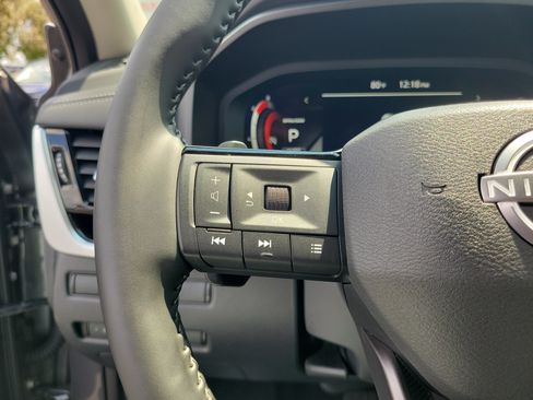 Certified 2025 Nissan Rogue SL AWD/4WD image 22