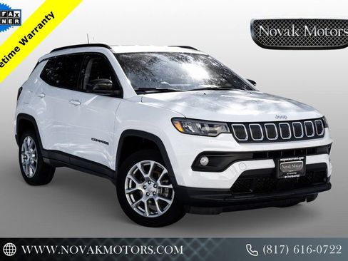 Used 2022 Jeep Compass Latitude image 1