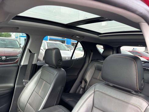 Used 2023 Chevrolet Equinox Premier image 13