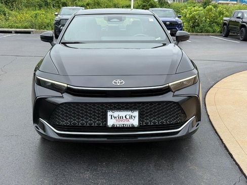 Used 2024 Toyota Crown image 9