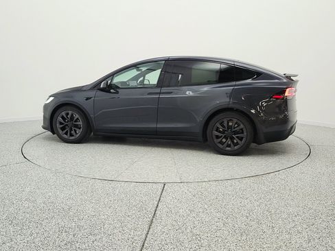 Used 2025 Tesla Model X image 8