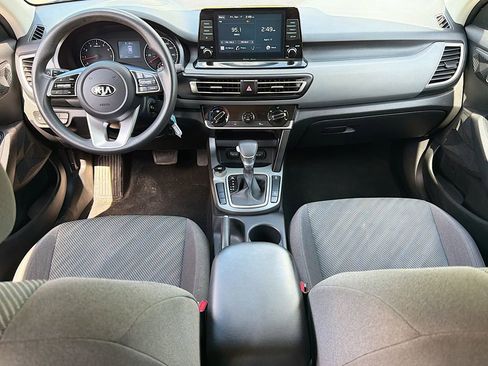 Used 2021 Kia Seltos LX image 33