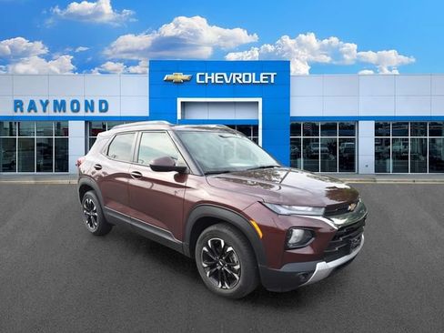 Used 2022 Chevrolet TrailBlazer LT w/ Convenience Package FWD image 10