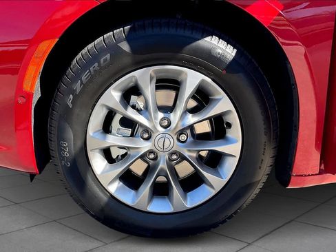 New 2026 Chrysler Pacifica Limited image 11