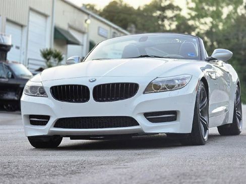 Used 2015 BMW Z4 sDrive35is RWD image 18