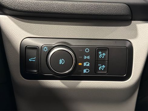 Used 2025 Ford Escape Platinum w/ Premium Technology Package AWD/4WD image 22