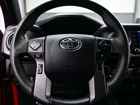 Used 2023 Toyota Tacoma TRD Off-Road w/ Technology Package AWD/4WD image 23