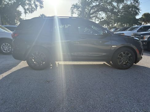 Certified 2023 Chevrolet Equinox RS w/ RS Leather Package FWD image 8