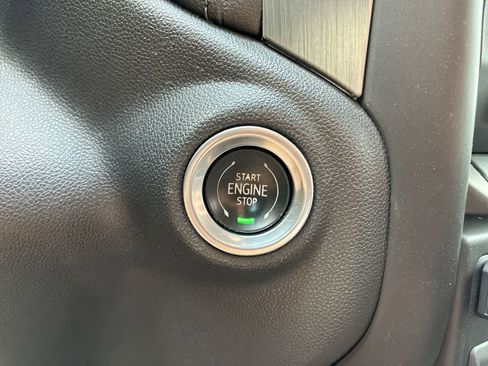 Used 2022 GMC Sierra 1500 Denali w/ Denali Premium Package image 17