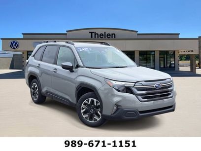 Used 2025 Subaru Forester Premium w/ Convenience Package #1