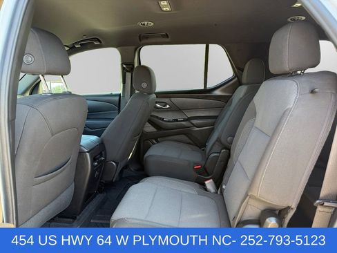 Used 2023 Chevrolet Traverse LT FWD image 13