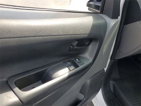 Used 2020 Nissan NV200 S image 9