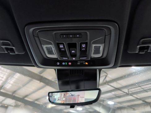 Used 2024 GMC Sierra 2500 AT4 w/ AT4 Premium Plus Package AWD/4WD image 12