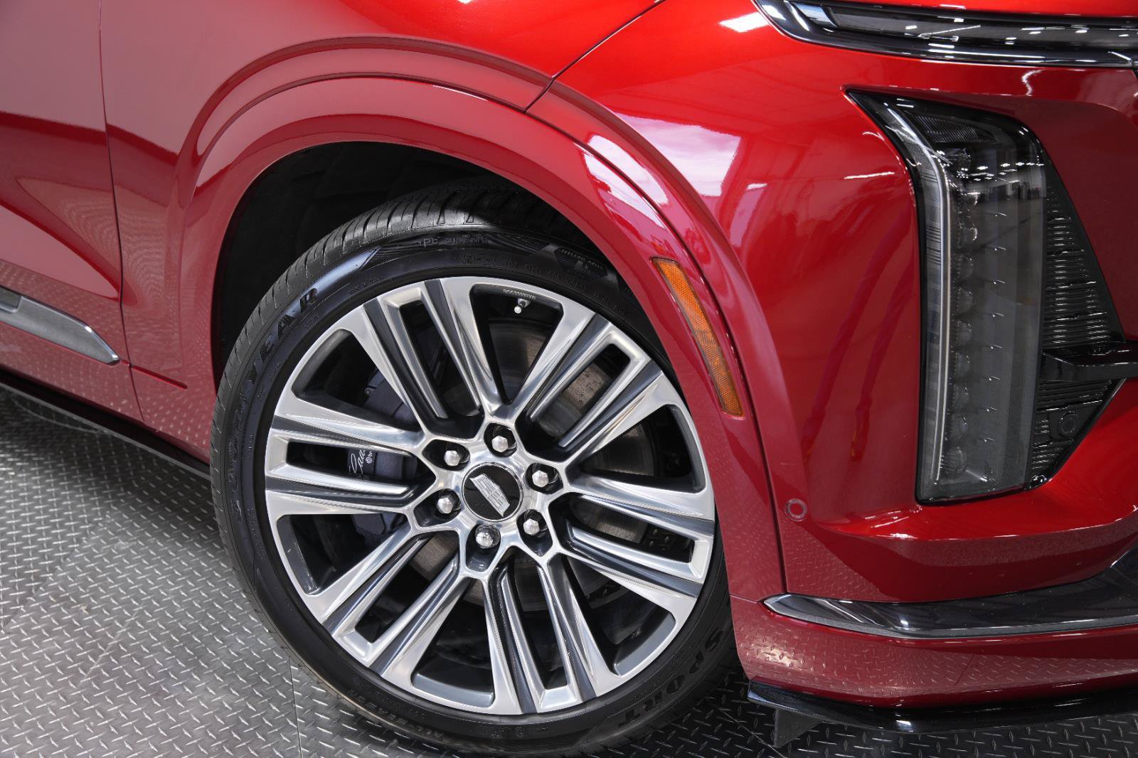 Used 2026 Cadillac Vistiq Platinum w/ LPO, Floor Liner Package AWD/4WD image 59