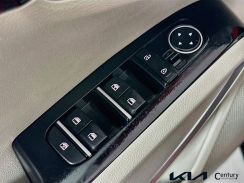 Used 2021 Kia Soul LX image 17